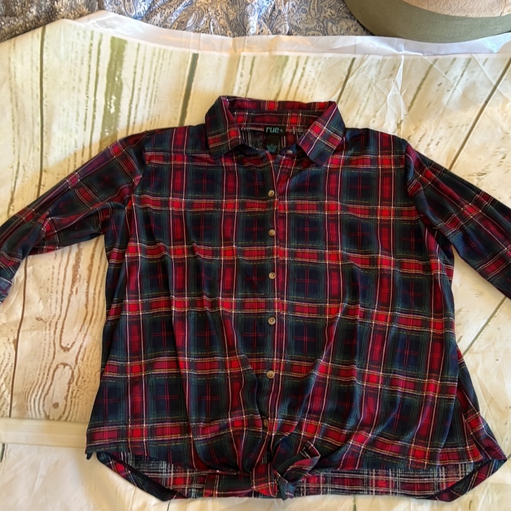 Soft and comfortable flannel look shirt. 2X